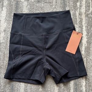 Women's Black High-Waisted Shorts M NWT Girlfriend Collective